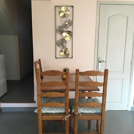 Apartment Climatise 1 A 4 Personnes Avec Belle Terrasse