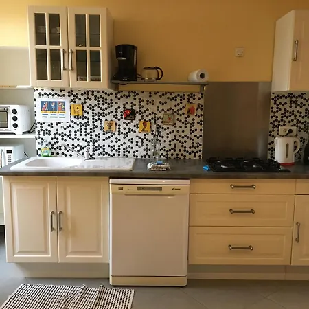 Climatise 1 A 4 Personnes Avec Belle Terrasse Vidauban